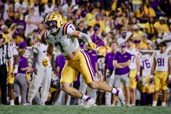 Article image accompanying LSU LB Whit Weeks has fracture in leg, sources say on WagerUp Sports News.