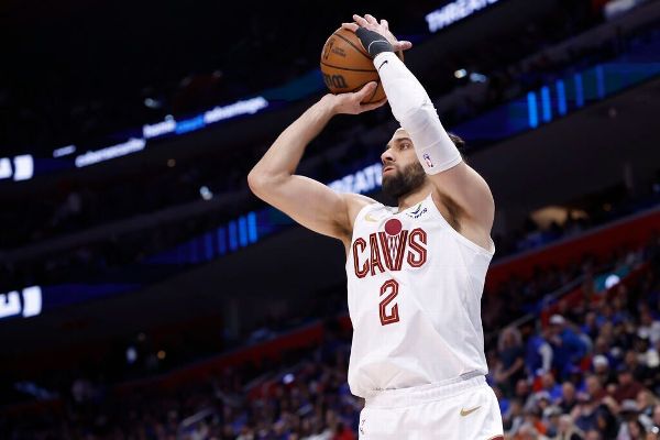 lesión Max Strus Clippers