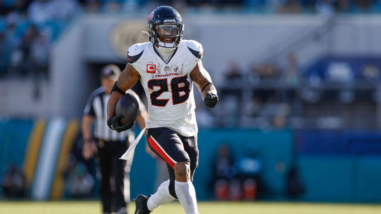 Joe Mixon helps address a big need, even if only temporarily, for the Seahawks. — Article image accompanying Fantasy football buzz: Is Joe Mixon worth picking up after Seattle signing? on WagerUp Sports News. Joe Mixon helps address a big need, even if only temporarily, for the Seahawks. — Article image accompanying Fantasy football buzz: Is Joe Mixon worth picking up after Seattle signing? on WagerUp Sports News.