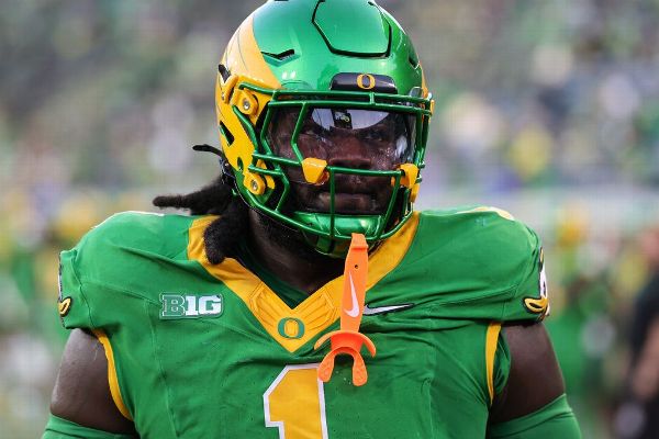 Article image accompanying Oregon DT Alexander won't face discipline for Iamaleava punch on WagerUp Sports News.