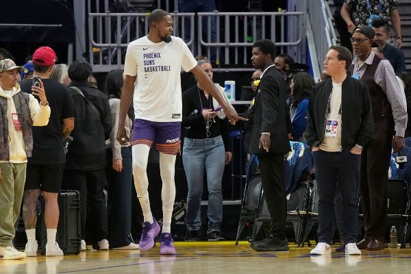 Article image accompanying Kevin Durant, Mat Ishbia go back and forth over framing of Suns tenure on WagerUp Sports News. Article image accompanying Kevin Durant, Mat Ishbia go back and forth over framing of Suns tenure on WagerUp Sports News.