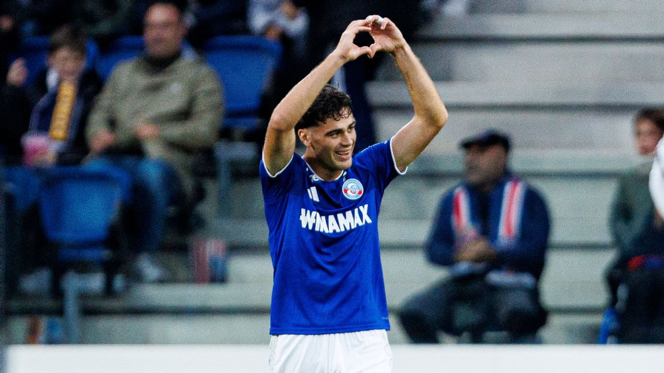 Gio Reyna celebrates his goal in Strasbourg's defeat to Paris Saint-Germain. — Article image accompanying USMNT's Reyna continues fine form with goal in Strasbourg loss to PSG on WagerUp Sports News. Gio Reyna celebrates his goal in Strasbourg's defeat to Paris Saint-Germain. — Article image accompanying USMNT's Reyna continues fine form with goal in Strasbourg loss to PSG on WagerUp Sports News.