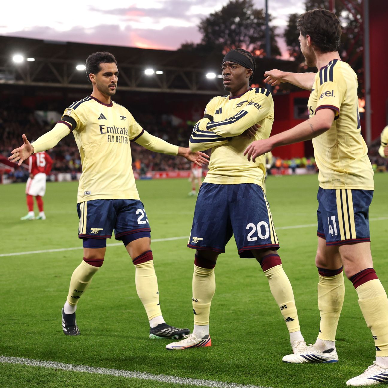 Article image accompanying Premier League recap: Man United struggle and draw; Arsenal struggle and win on WagerUp Sports News. Article image accompanying Premier League recap: Man United struggle and draw; Arsenal struggle and win on WagerUp Sports News.