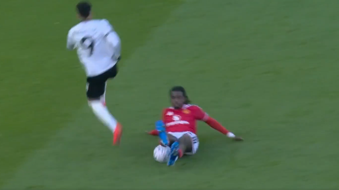 VAR review: Why did Man United's Heaven avoid red for two-footed tackle?, photo 2 of 2