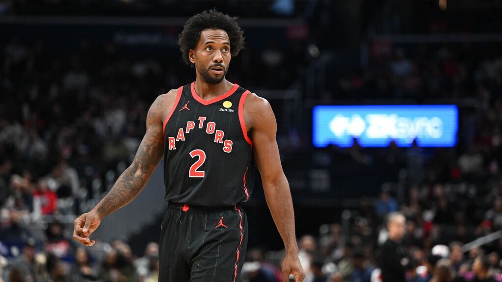 Raptors' Leonard to miss game vs. Wolves with knee swelling