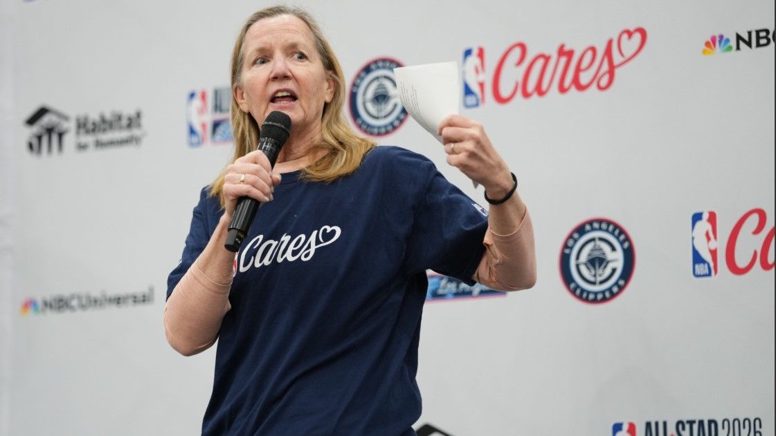 Behrens, one of highest-ranking women in NBA office, to step down after 26 years