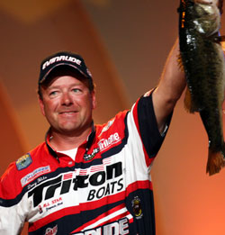 Gerald Swindle does his best Kevin VanDam impression 